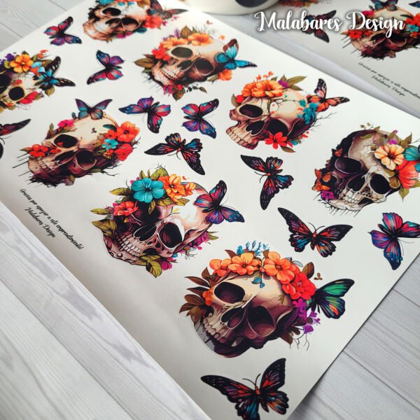 Plancha de etiquetas Calaveras Mexicanas y Mariposas